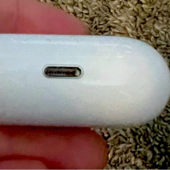 AirPods 3rd generation headphones (.like new.) with case and charger - Picture 2 of 4